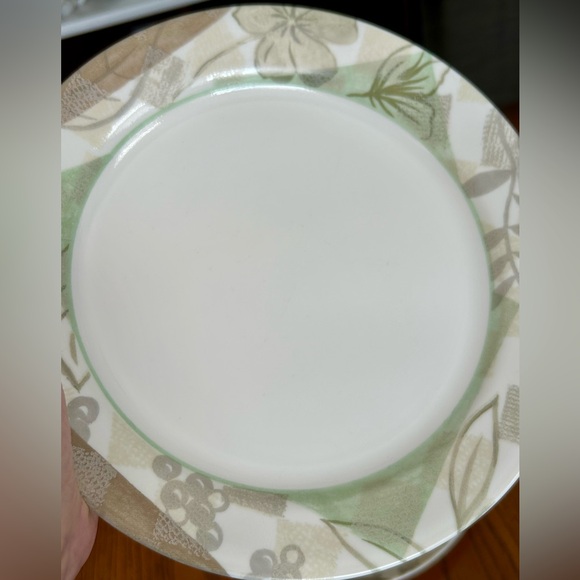 SET OF 4 CORELLE TEXTURED LEAVES LUNCHEON LUNCH PLATES 9" - Picture 5 of 10